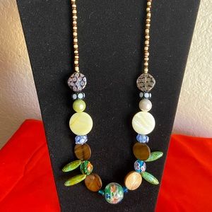 Necklace to enhance an wardrobe.